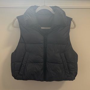 American Eagle- Navy/Black Cropped Reversible Vest SIZE S